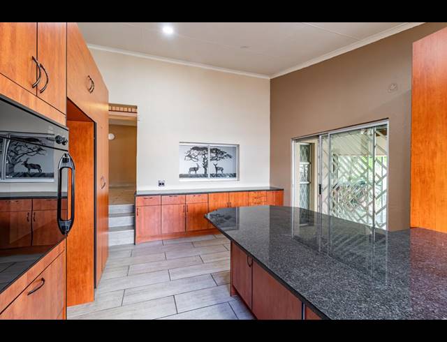 4 BEDROOM HOUSE FOR SALE IN VAN RIEBEECK PARK